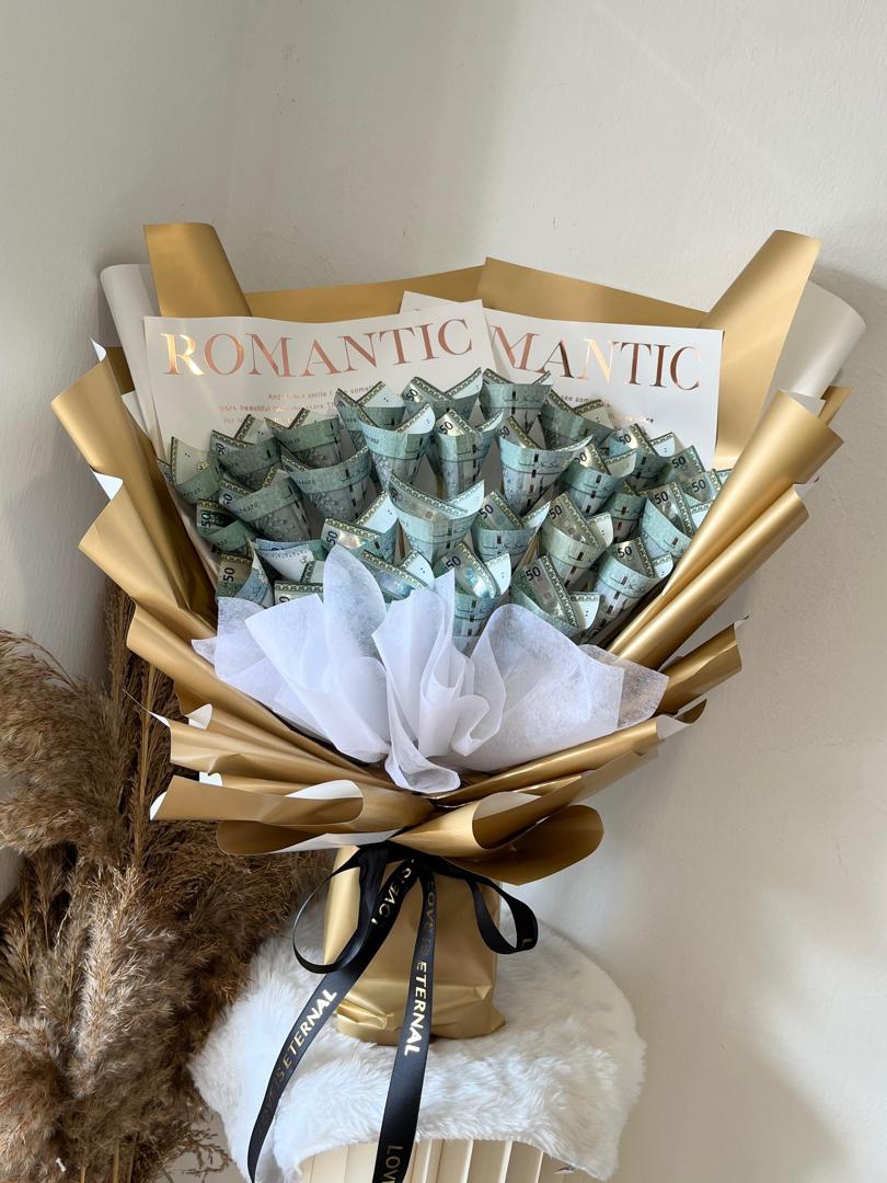 PREMIUM CASH FLOWER BOUQUET