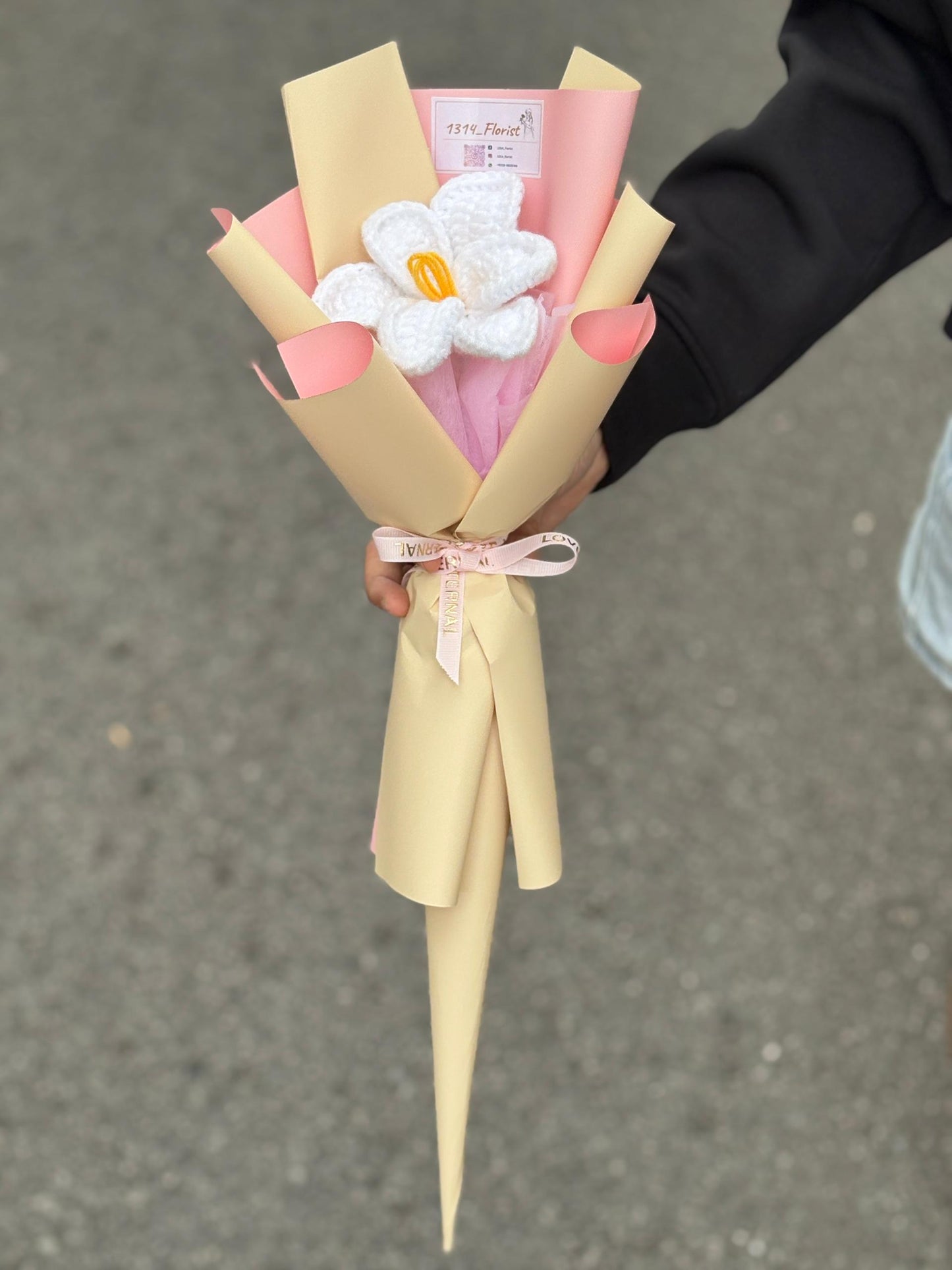 SINGLE HANDMADE BLOOM TULIP