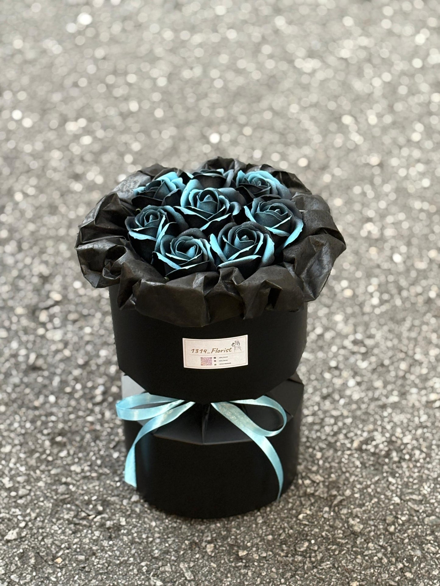 LOVE IN BLOOM (MIDNIGHT BLUE)