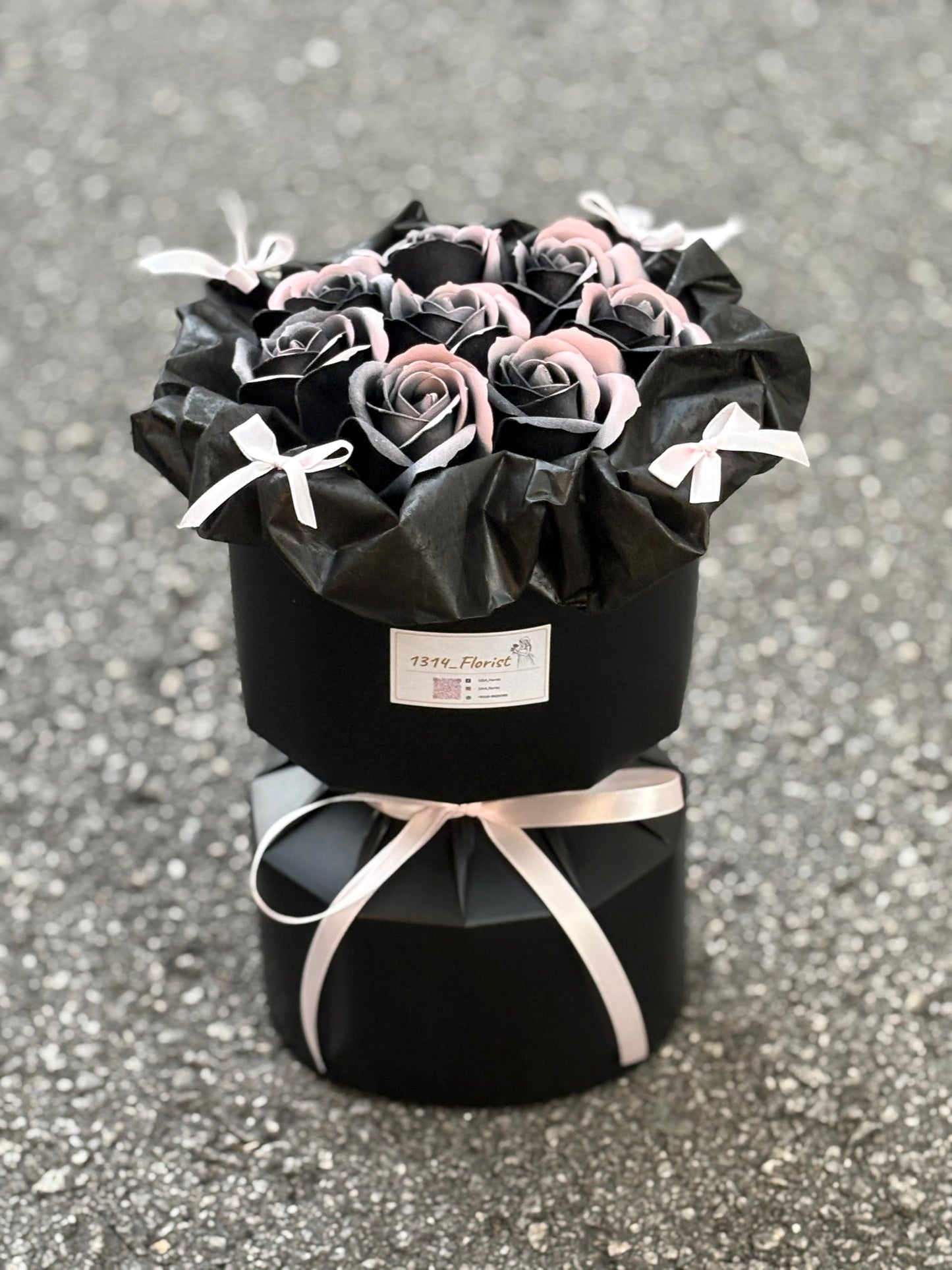 LOVE IN BLOOM (BLACK PINK)
