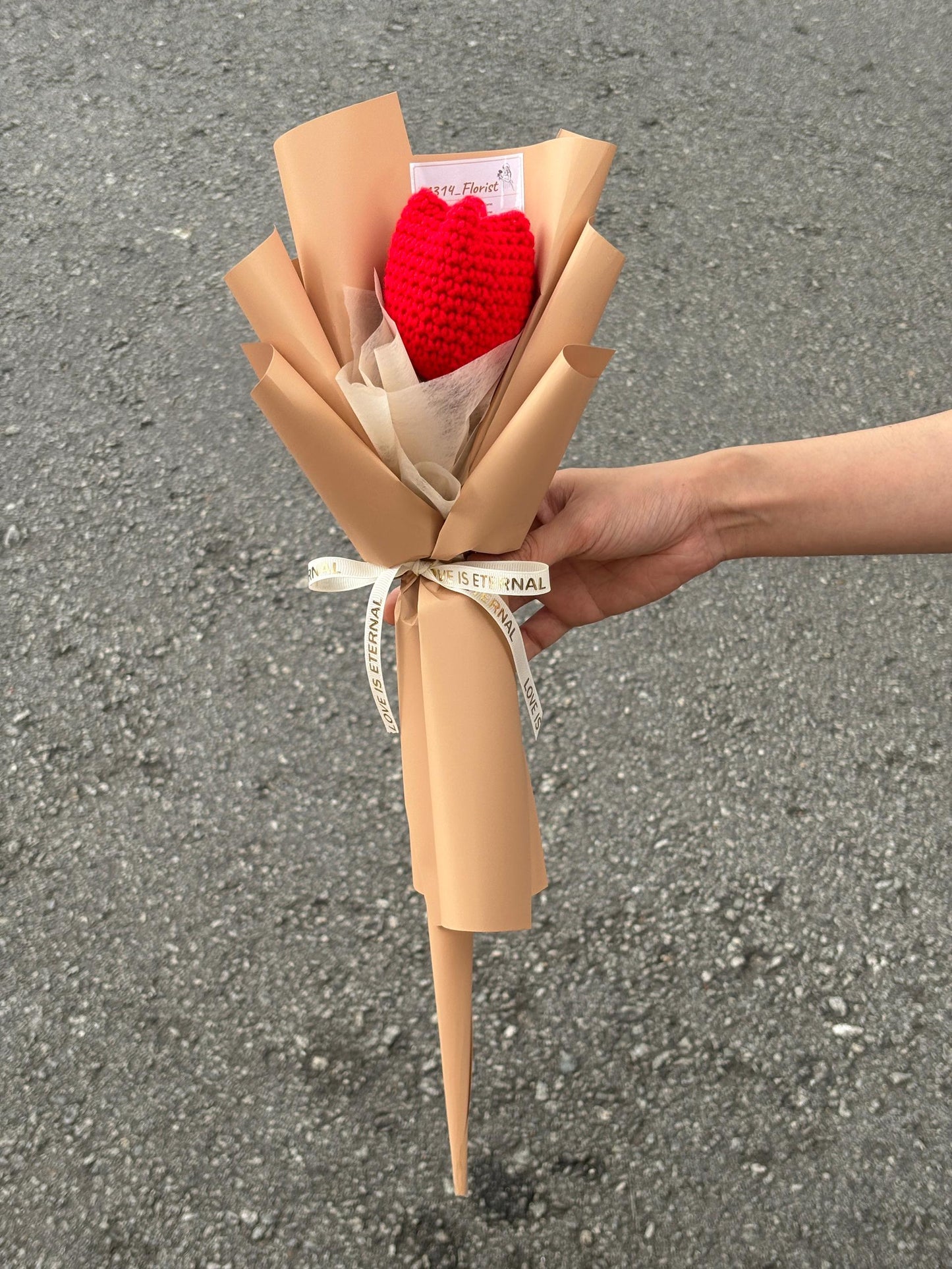 SINGLE HANDMADE TULIP RED