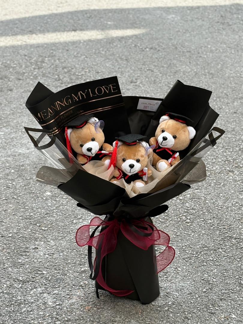 GRADUATE'S GLORY