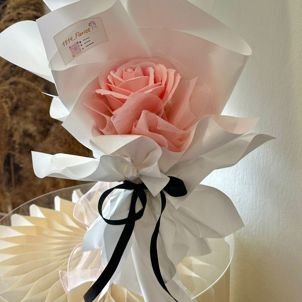 SWEET NOTHINGS FLOWER BOUQUET 甜言蜜语