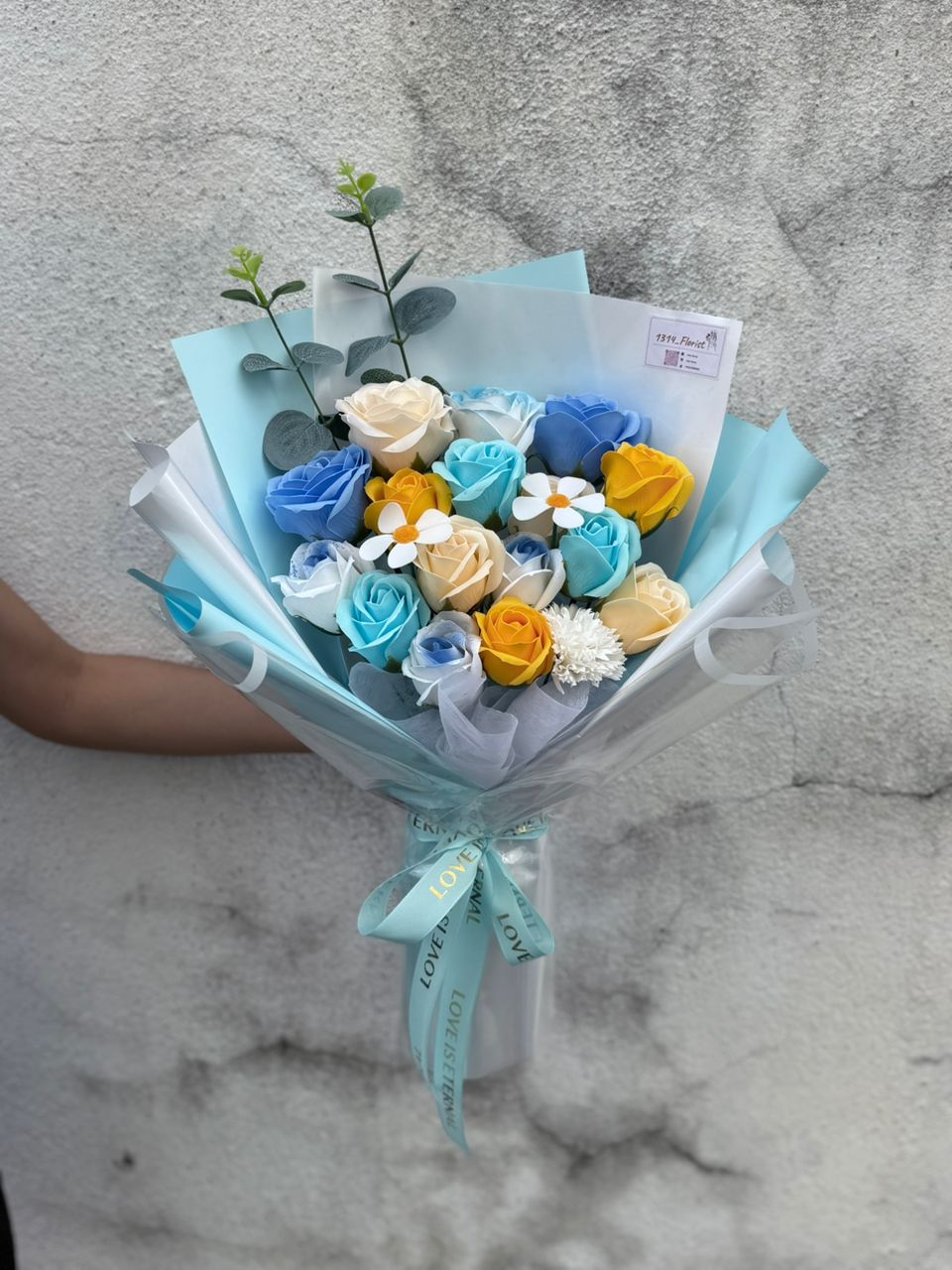 AZURE BREEZE 蓝空微风