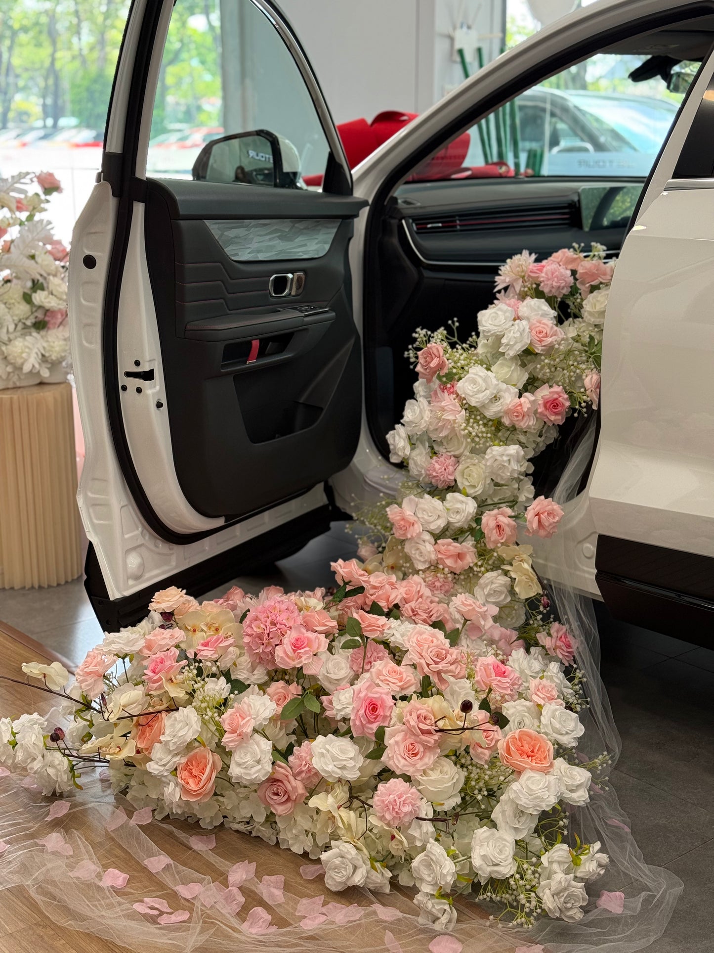 CONGRATULATIONS FOR THE NEW CAR - FLOWER & BALLOON DECO
