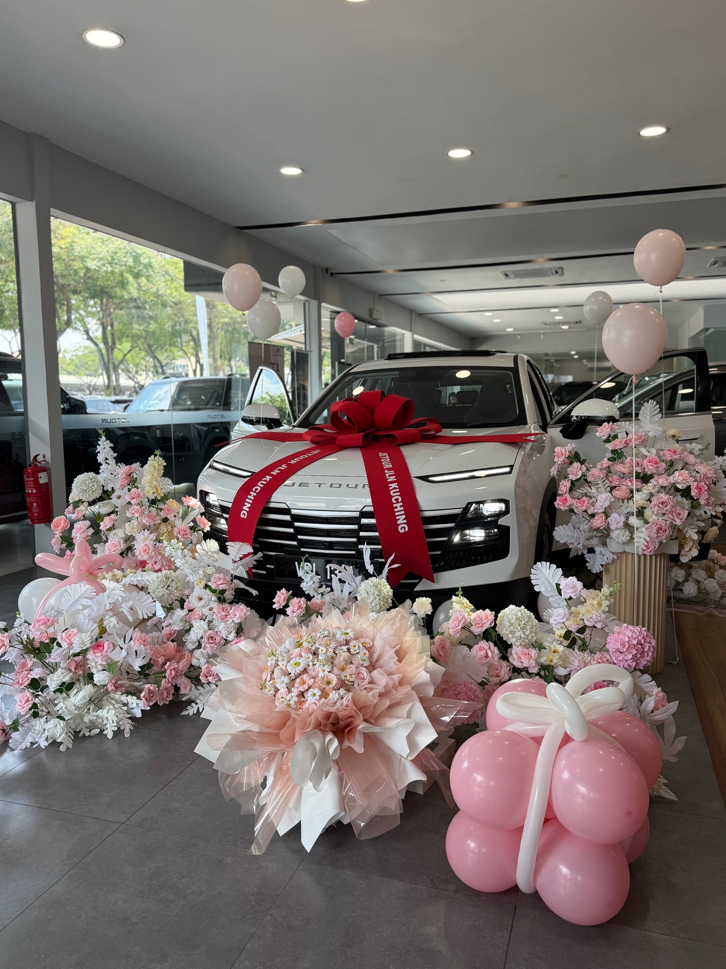 CONGRATULATIONS FOR THE NEW CAR - FLOWER & BALLOON DECO