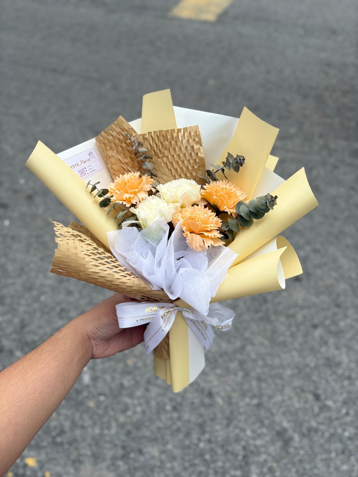 CARNATION LOVE BOUQUET (YELLOW)