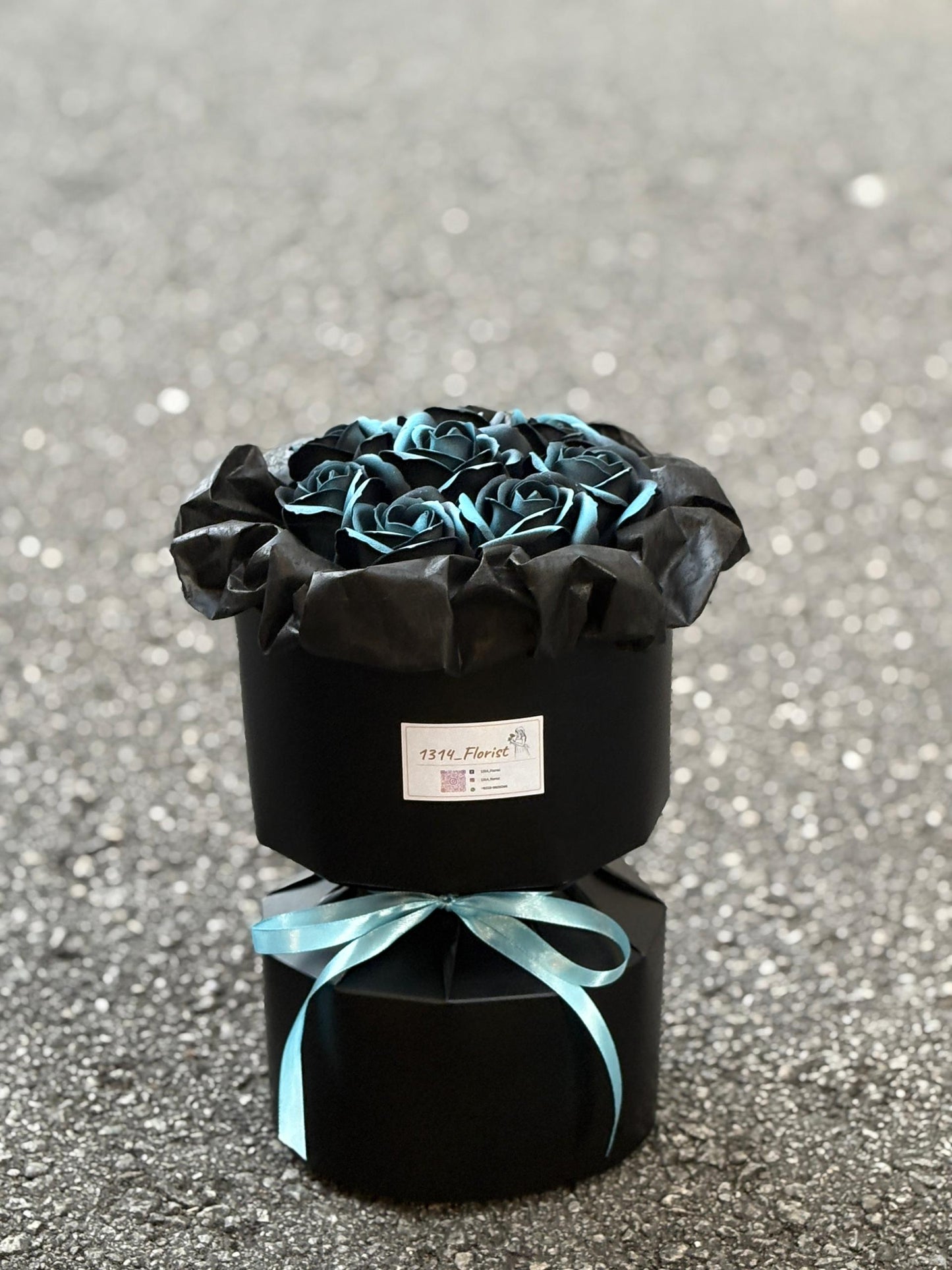 LOVE IN BLOOM (MIDNIGHT BLUE)