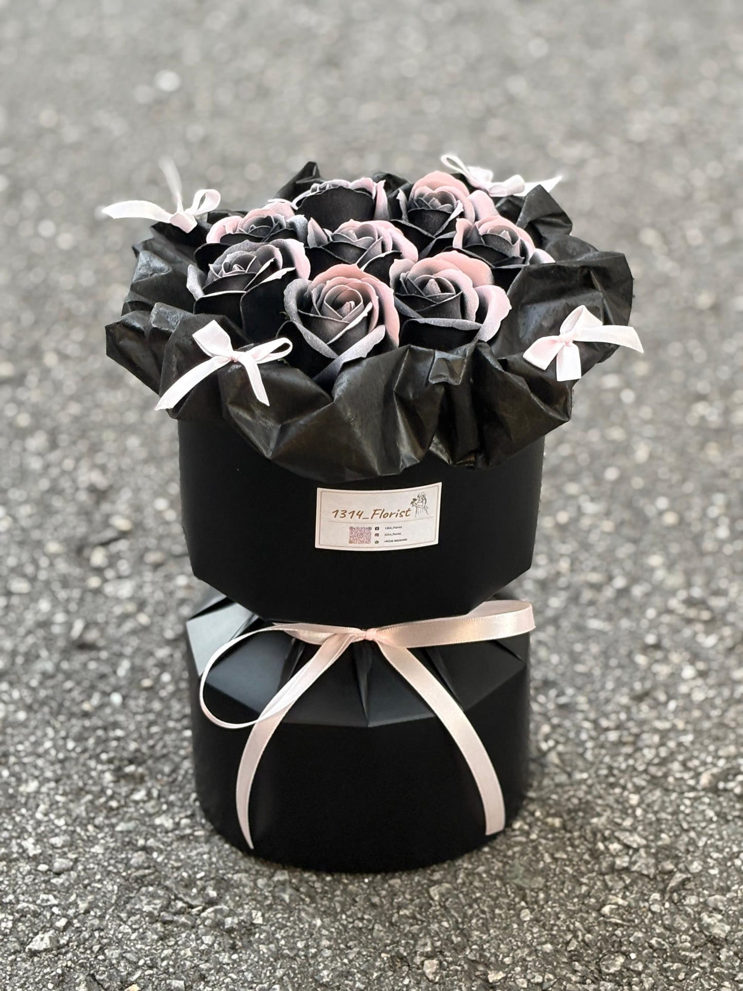 LOVE IN BLOOM (BLACK PINK)