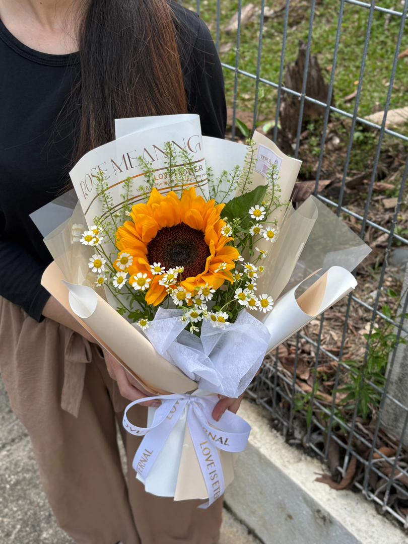 LITTLE SUNSHINE BOUQUET 2.0 (YELLOW)