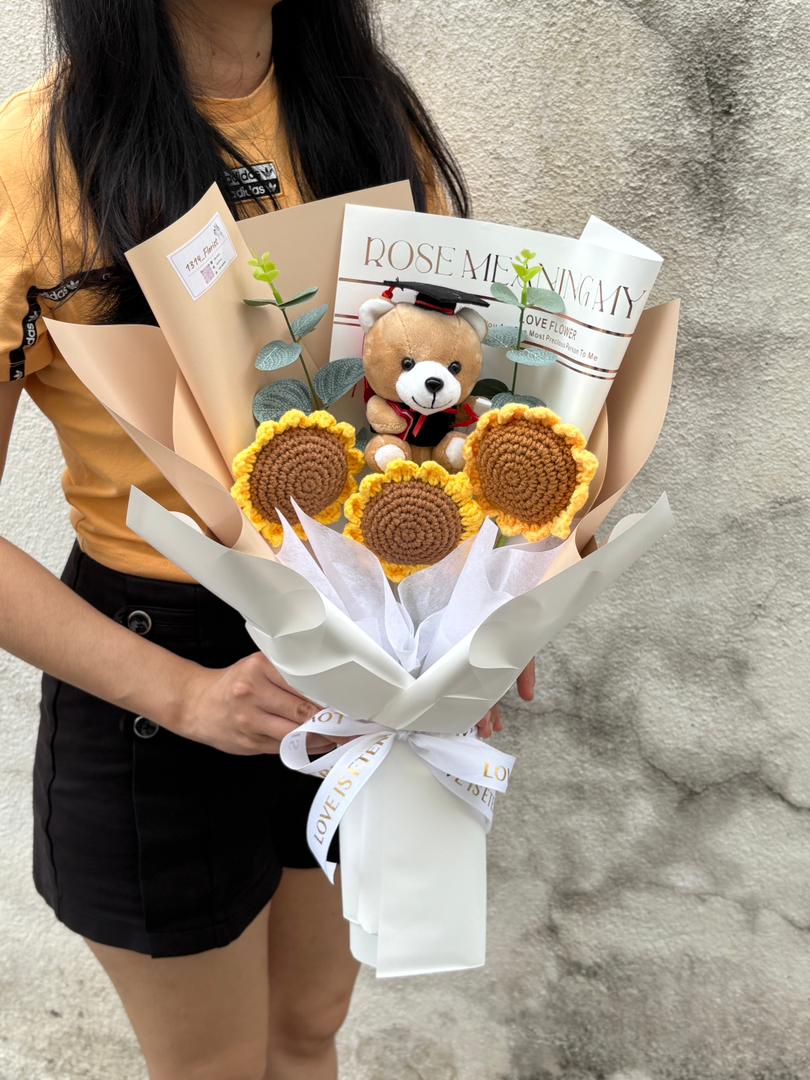 HAPPY GRADUATE (KHAKI)