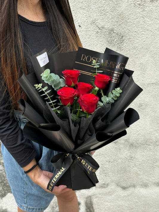 ROMANTIC KISS (BLACK)