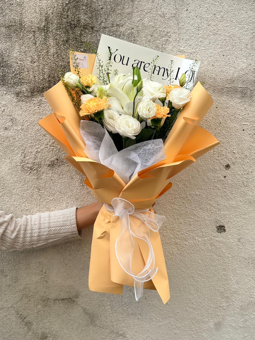 LILY'S BOUQUET (ORANGE MIX WHITE)