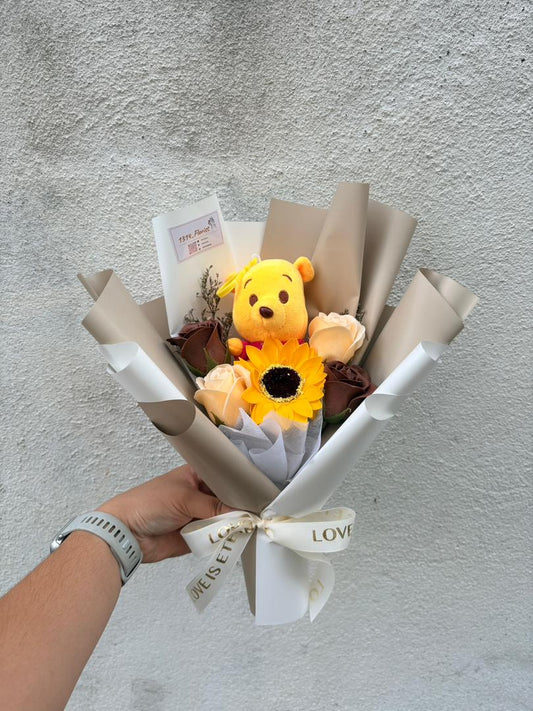 WINNIE THE POOH SERIES CONVO BOUQUET