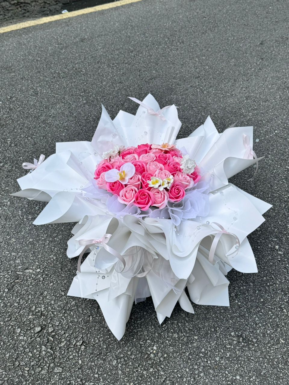 INFINITE LOVE BOUQUET