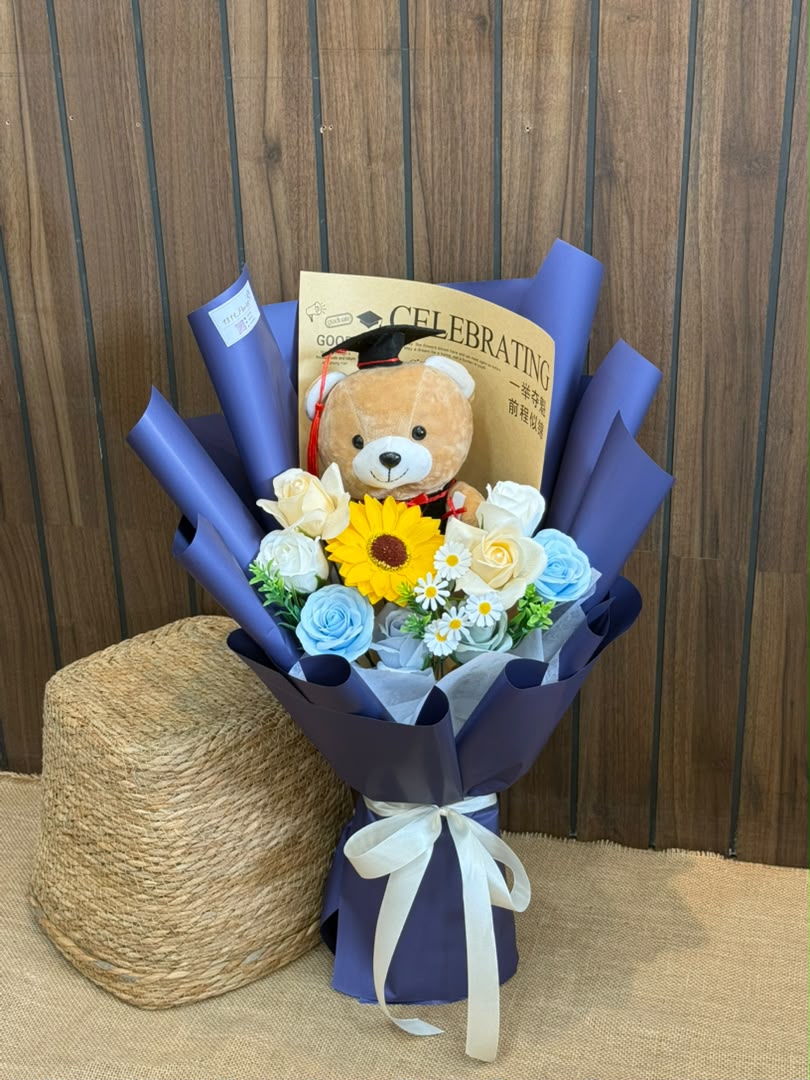 CHARMING TEDDY