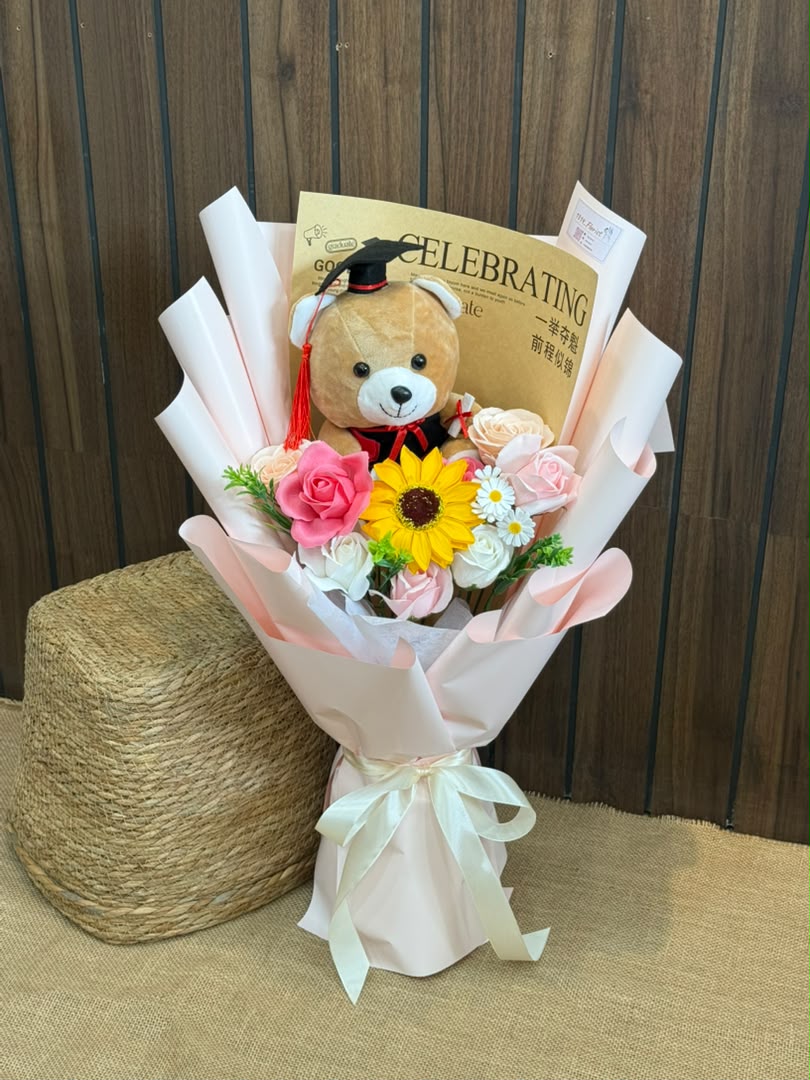 CHARMING TEDDY