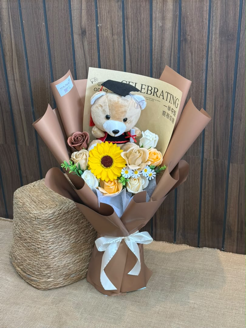 CHARMING TEDDY